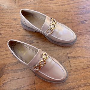 Sam & Libby Women's Tan/Nude Remi Lug Sole Loafer Gold Accents 9